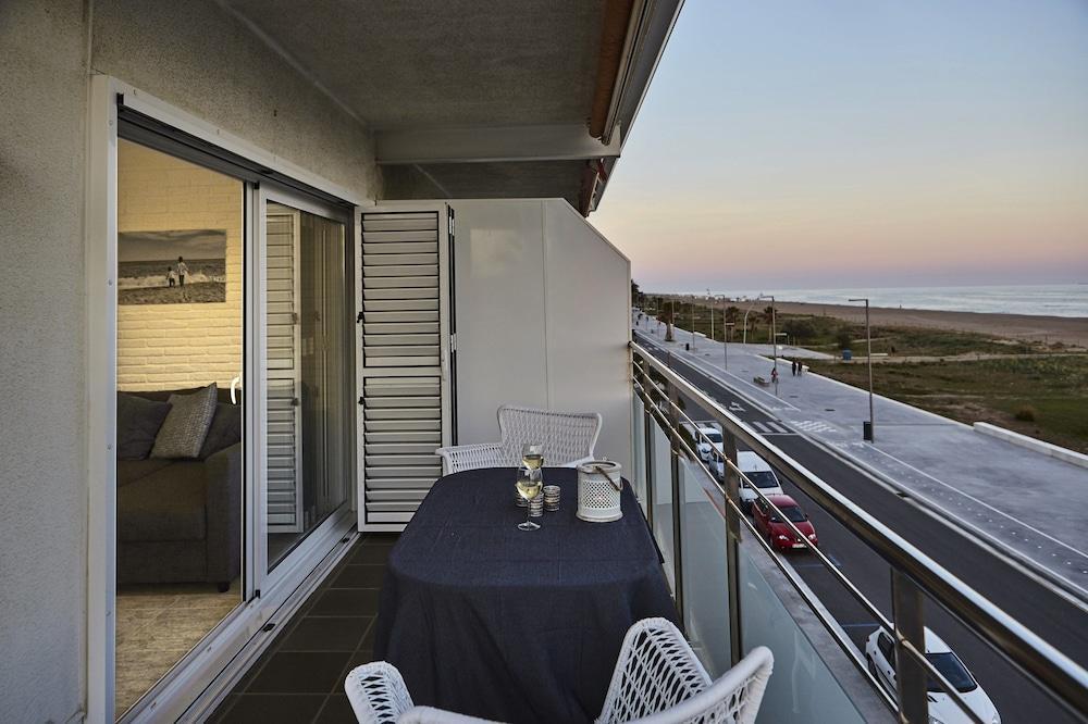 Casa Petit Bateau Be My Guest Castelldefels Appartement Buitenkant foto